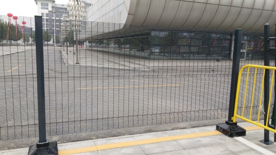 358 Griglia di rete di filo a maglia densa con piccoli fori PVC rivestita Tecnica di ricamizzazione Rete di isolamento anti-arrampicata