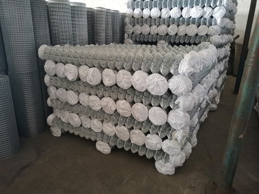 Parco giochi Galvanizzato Catena Link Recinzione Wire Mesh 100 Ft Roll For Sale