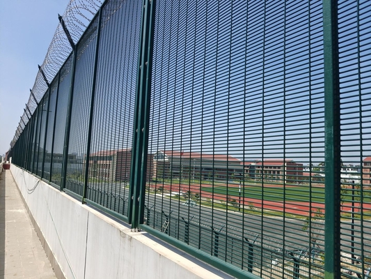 Fabbrica di fornitura diretta PVC rivestito 3d V curva curva giardino azienda agricola Saldato Wire Mesh pannello recinzione