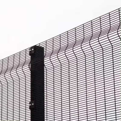 1800 mm di altezza, recinzione galvanizzata anti-arrampicata.