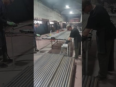 Gli accessori per guardrail vengono saldati ai pali guardrail