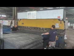 Recinzione a maglia a V piegata da una macchina